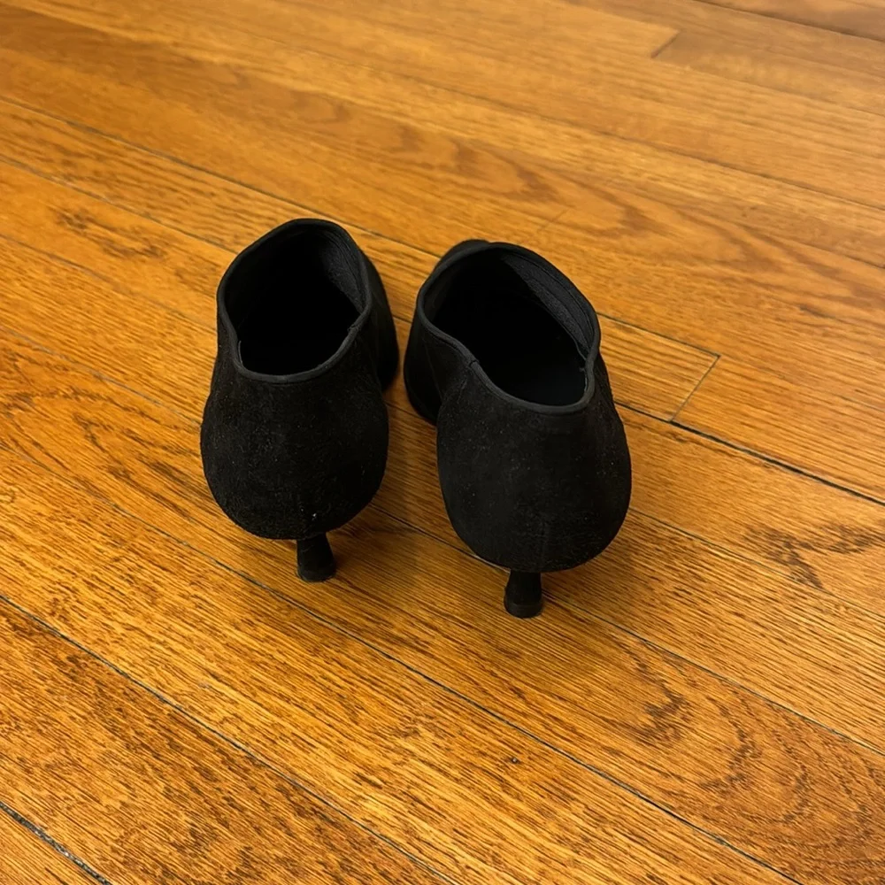 Stuart Weitzman Black Suede Ankle Booties w/2 inch heels. EUC 7.5W